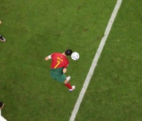 米兰体育官方入口-进球算谁的？B费无意的伟大进球！C罗最好的没顶到？