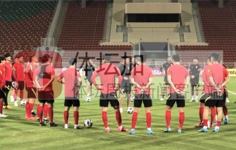 国足赛前最后一练踩场 中阿战首发名单或变化不大