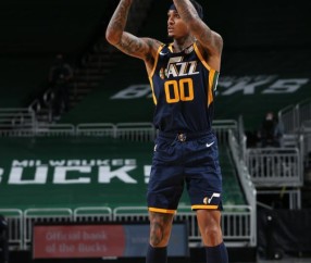 米兰体育官方网站-从创造历史到见证历史 雄鹿遭爵士25记三分射穿